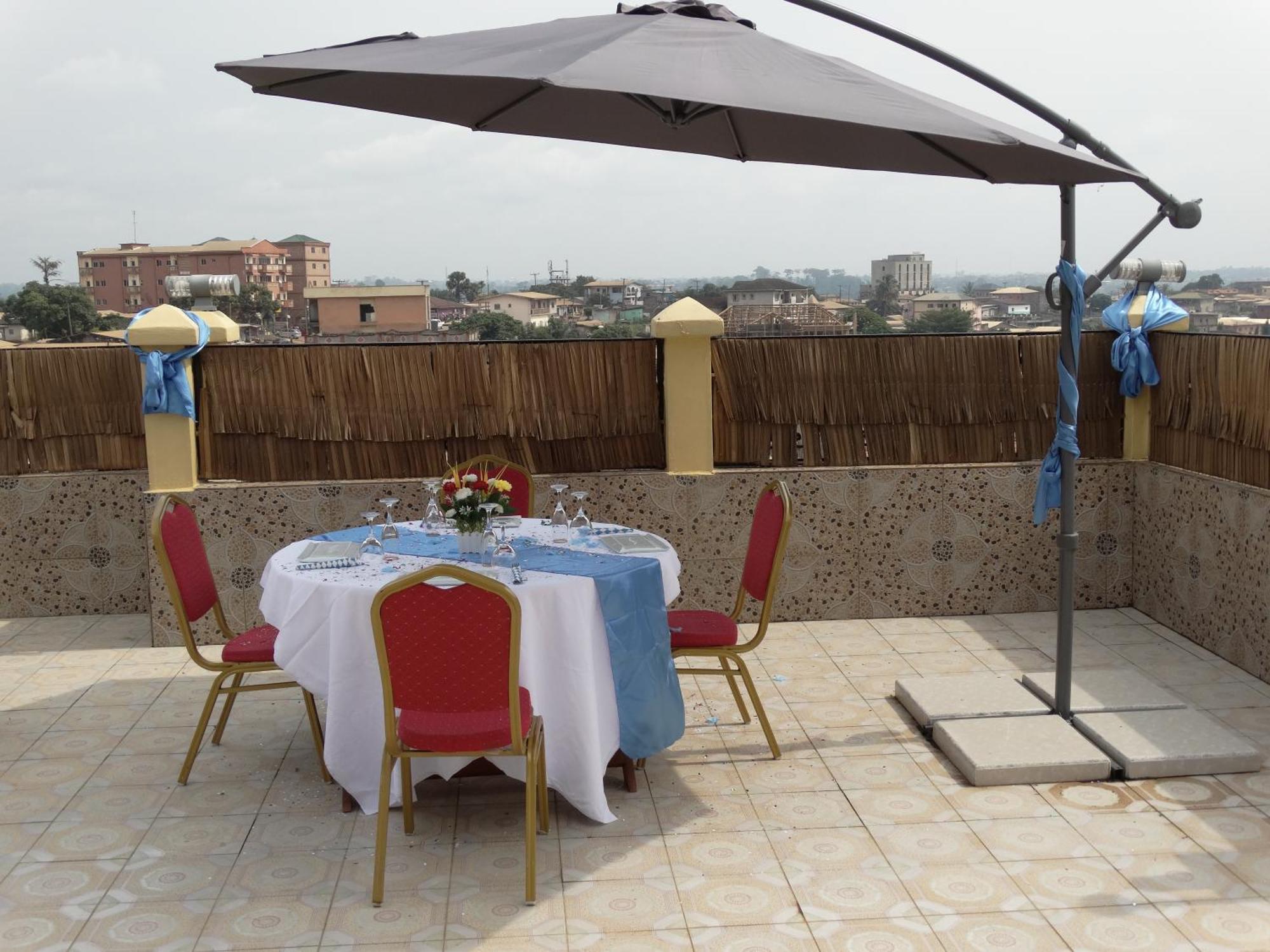 Safyad Hotel Yaoundé Exteriör bild