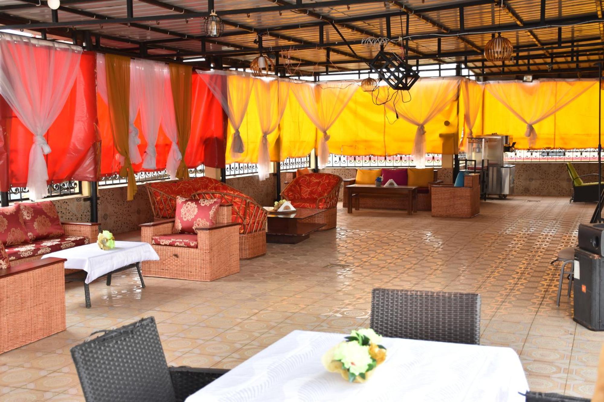 Safyad Hotel Yaoundé Exteriör bild